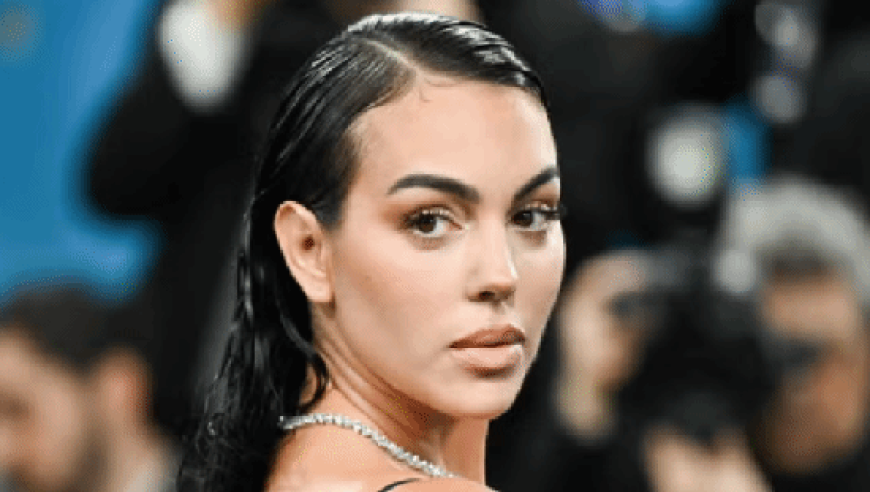 C罗未婚妻发大尺度照片引争议！球迷急坏了