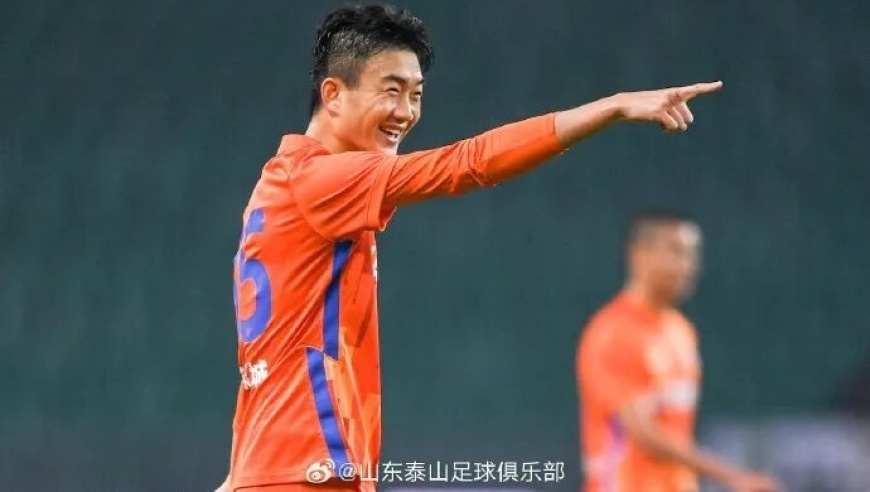 前国脚戴琳被曝欠球迷7万元，找其要债反被辱骂，该球迷至今仍在病危中，急需用钱支付医疗费，还款记录显示其最低仅还7元