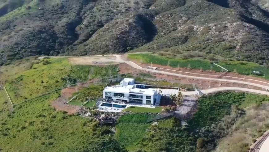 体坛记忆｜NBA球星住的有多好？詹姆斯在家开百人派对拍电影