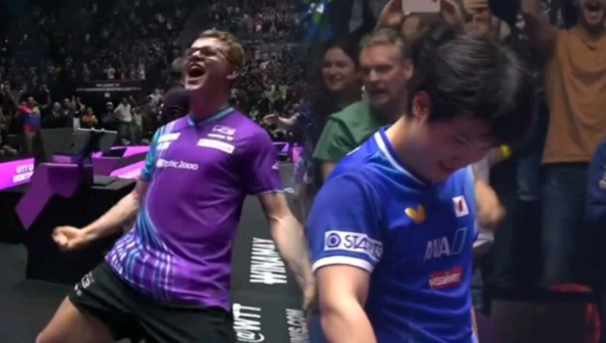 崩盘！张本智和被大布丢二追三出局：四个赛点被逆袭，低头苦笑不喊了