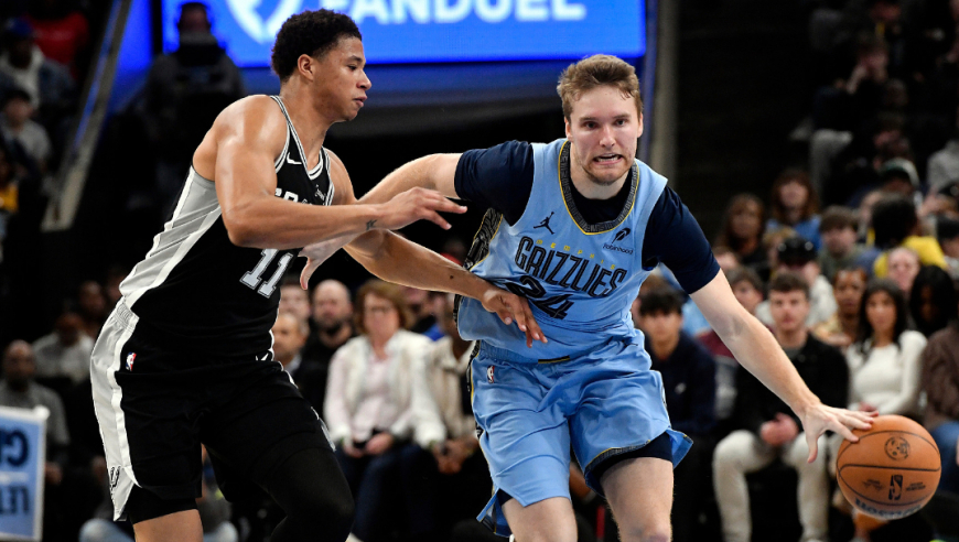 灰熊马刺决胜时刻：斯潘塞连拿5分反超 福克斯绝杀被封盖马刺惜败