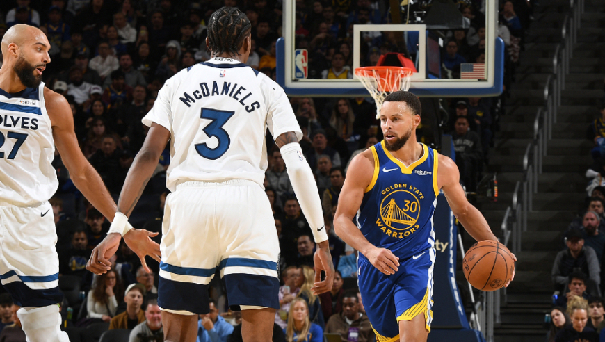 森林狼勇士决胜时刻：库里爆发带队反超 迪文琴佐连拿5分手刃旧主