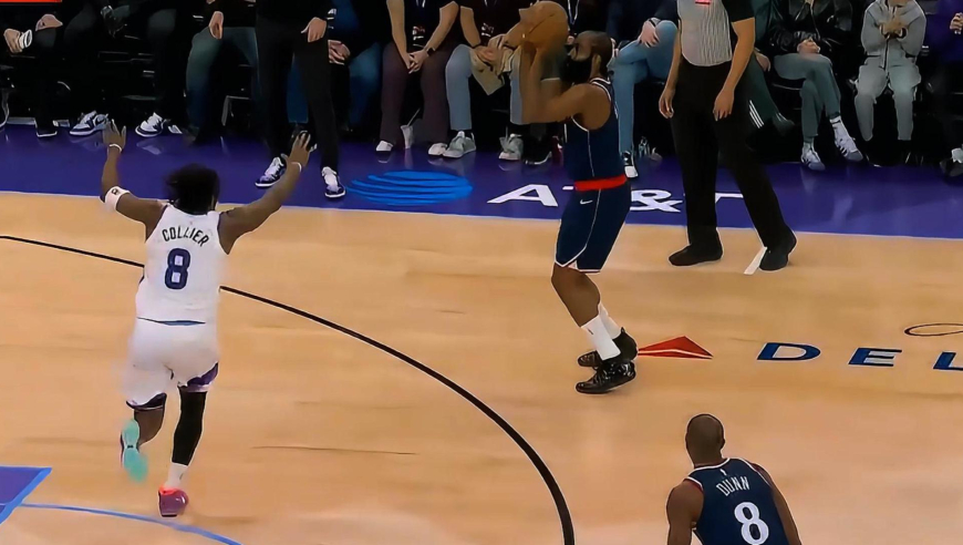 战神退场+登神出场！莱昂纳德下场+哈登攻传一体助快船三分钟轰16分