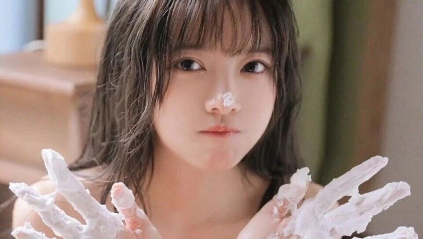 LPL女主持骆歆开场秀被BAN热度下滑，某站开播疑想进军Cos行业引热议~