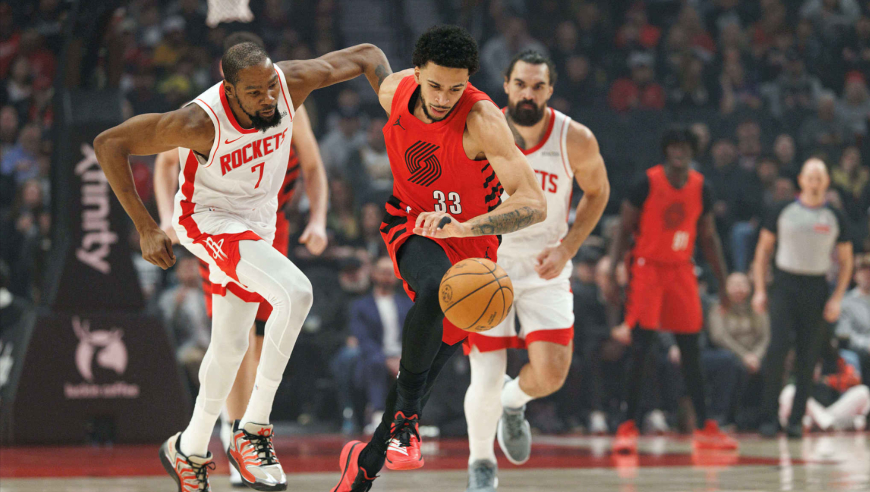 决胜时刻：开拓者边线球失误给机会 火箭接连低级失误阿杜怒摔水杯