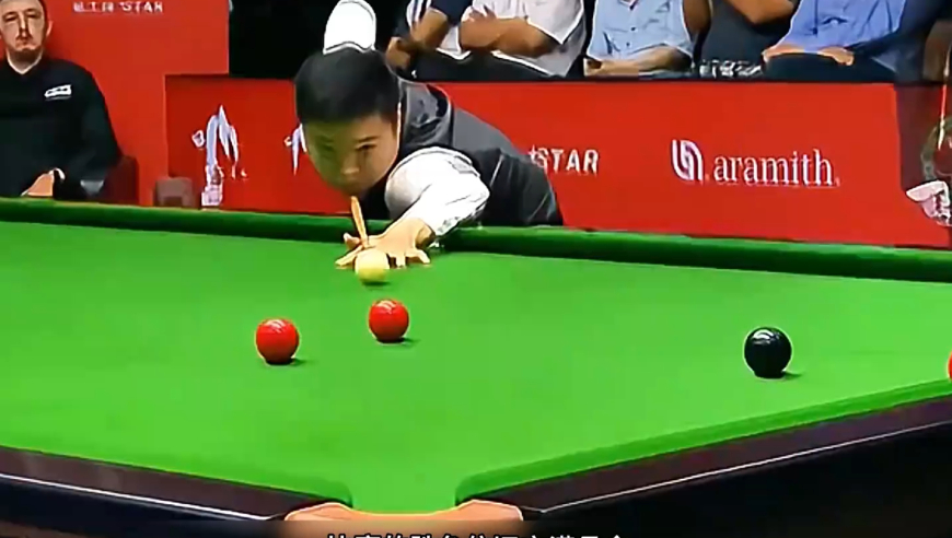 体坛记忆｜ 丁俊晖缝隙中踢走红球叫黑，细腻程度堪比电脑，最后1杆长台绝杀