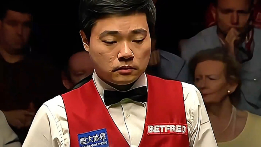 体坛记忆｜ 两颗球做炸裂斯诺克！对手解球解到骂骂咧咧，丁俊晖能否翻盘？