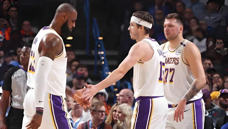 夸张到离谱！湖人首节单节狂轰45分全过程：东詹打疯+里夫斯复出