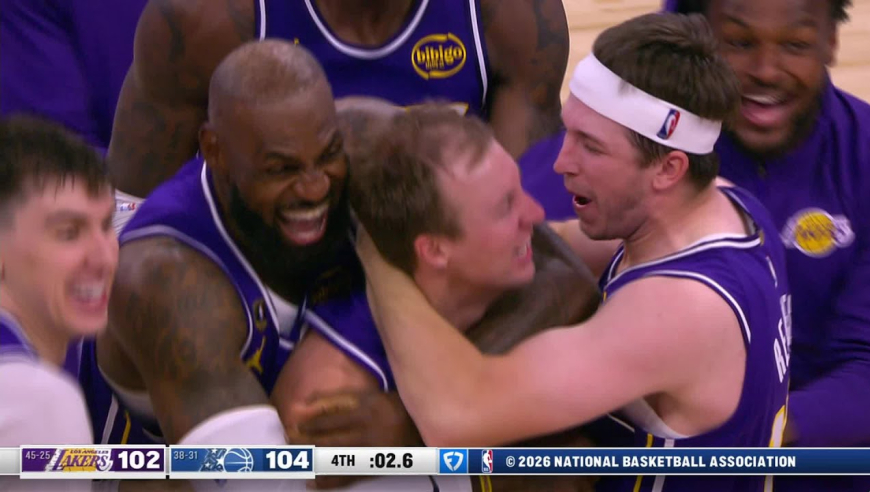 疯狂的最后2分钟！2次漏判+1次错判全有利湖人，魔术输的太冤了