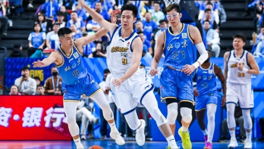 CBA疯狂一夜：广东8连胜登顶，辽篮跌至第9，广厦终结北京不败金身！