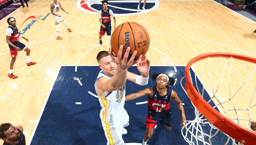 轰30分5板4助2断3帽，波神打破尘封24年纪录！勇士3大奇兵更该夸