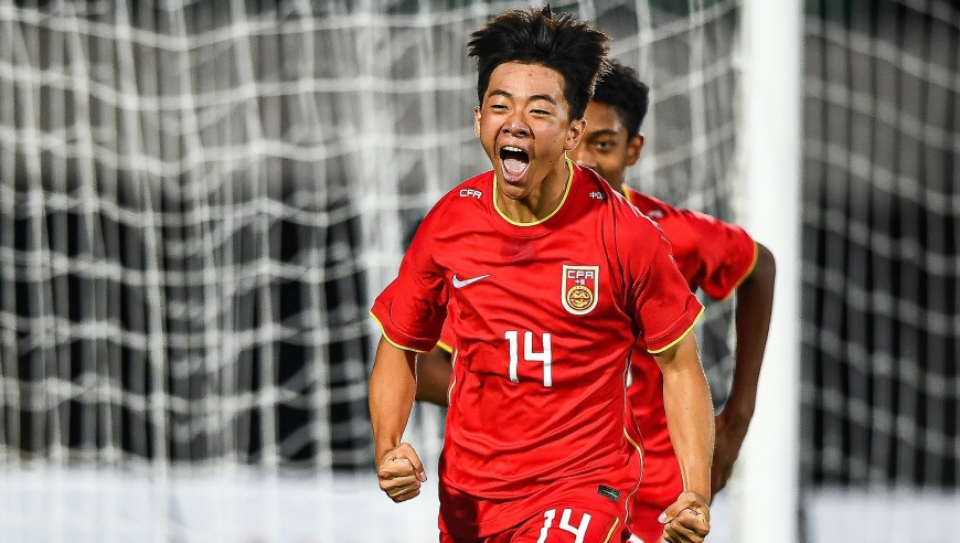 U16国足2-1绝杀乌兹！邝兆雷闪击周雨诺贴地斩，末轮与韩国争冠