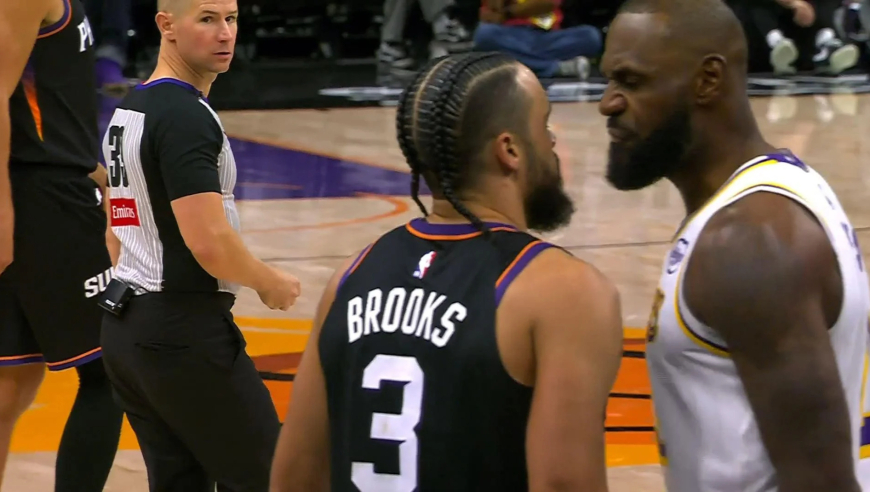 詹姆斯狄龙赛场互骂原声：詹姆斯怒骂狄龙碧池 狄龙回击假摔狗