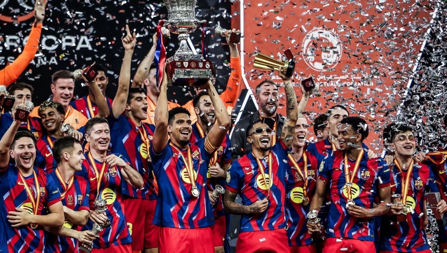 足坛一夜动态：巴萨3-2皇马夺冠！曼联足总杯一轮游 拜仁8-1