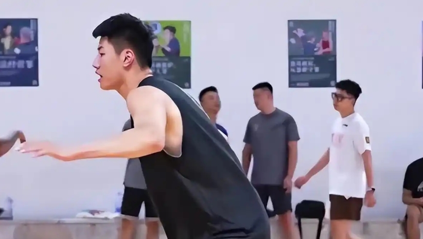 CBA3消息！广东完成锋线补强，林葳接近加盟独行侠，杜锋爱将获续约