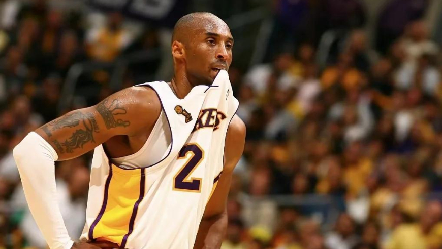 科比生涯十佳球：骑扣霍华德拉杆扣邓肯 绝杀热火双绝杀太阳