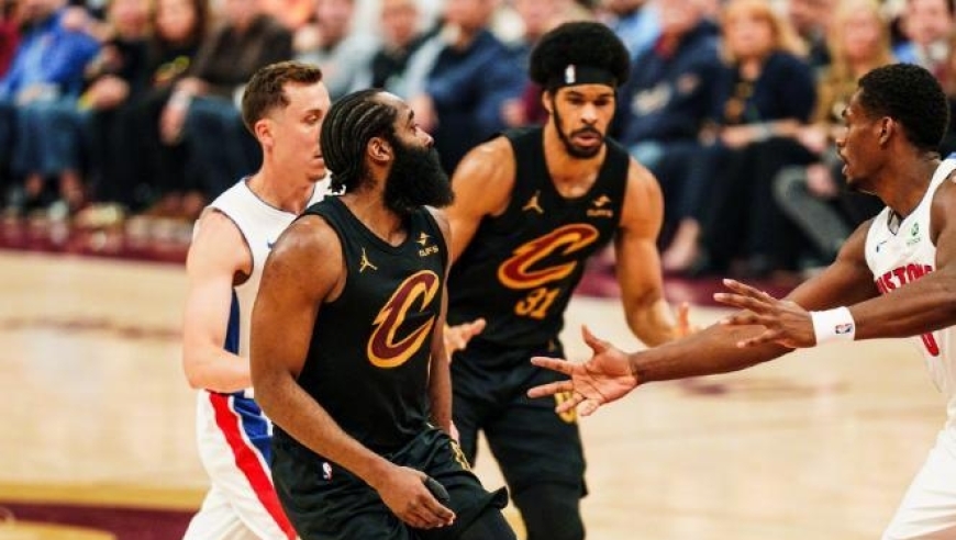 哈登18+6+7+锁死坎宁安，米神缺阵神射5记三分，骑士复仇活塞