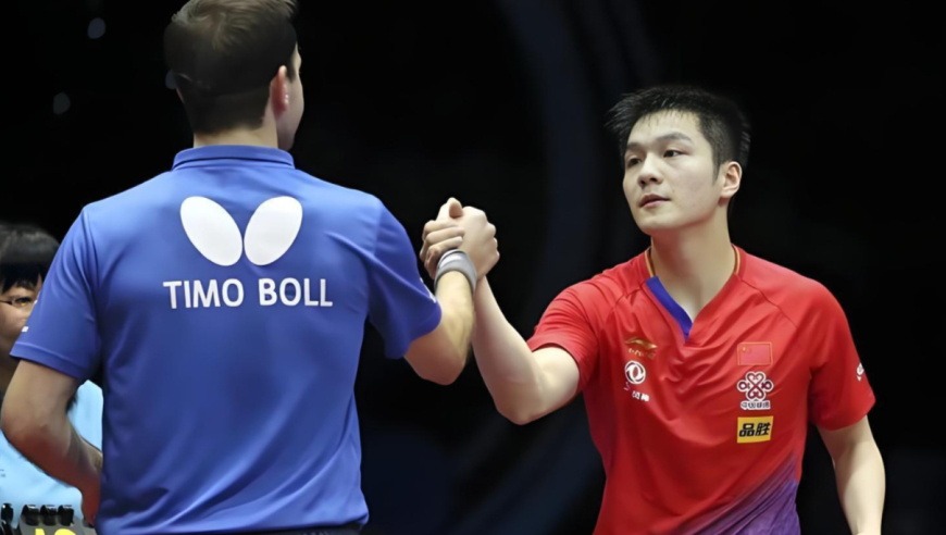 史诗翻盘！樊振东决胜局绝杀波尔，波尔赛后无奈躺地转圈｜体坛记忆