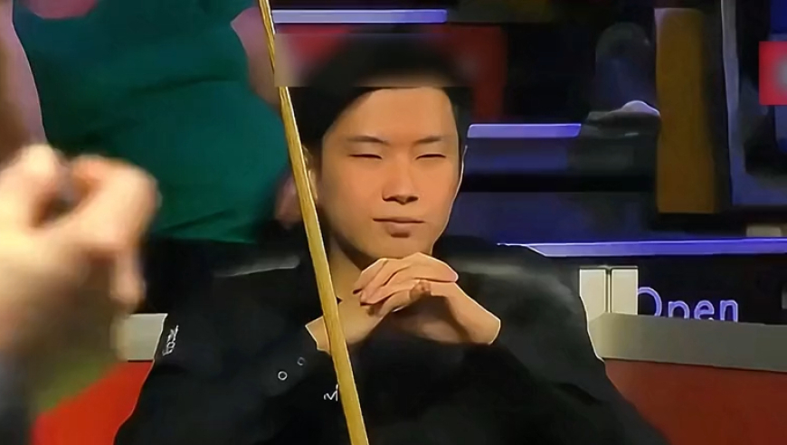 体坛名场面｜一杆天下无难事！对手一杆失误葬送全局，涅槃重生赵心童濒死绝杀