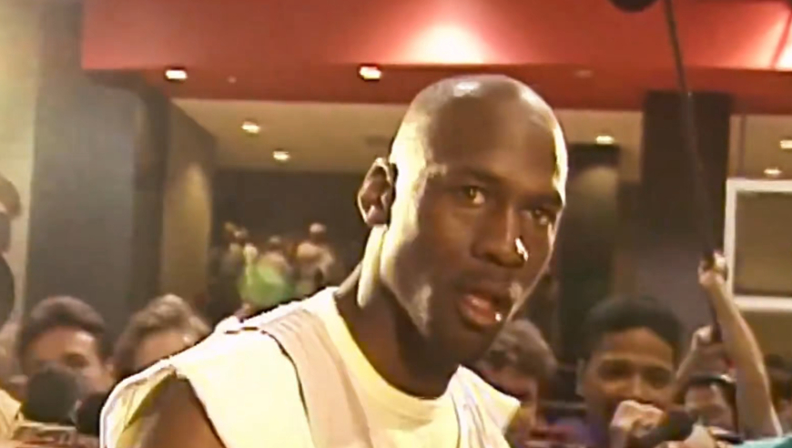 他到底赌得有多疯？一场高尔夫输掉5万美金！刚拿下生涯第一冠，就给NBA抹黑