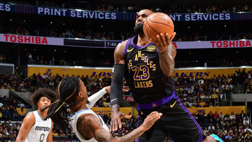 东契奇34+8！NBA：湖人拒灰熊逆转避连败！詹姆斯强势反弹砍31+9