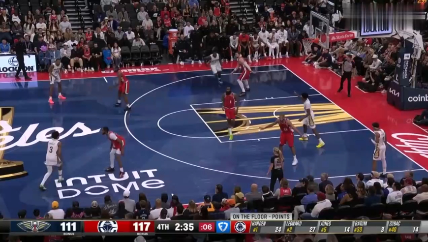 太刺激！慢镜还原伦纳德晃飞两人逆天中投压哨绝杀鹈鹕，快船全队沸腾