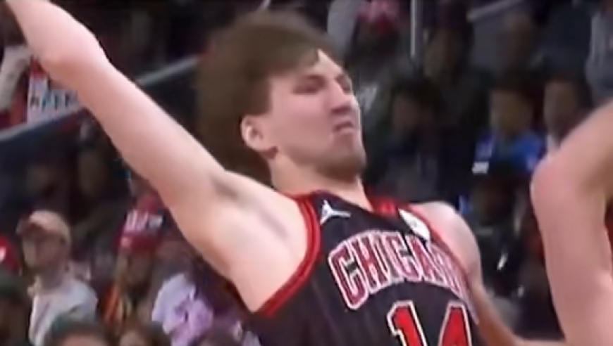 24日NBA十佳球 弗拉格天神下凡战斧隔扣 布泽利斯举火烧天隔人暴扣闪耀全场