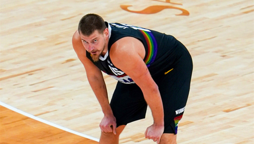 约基奇55+12+6连破纪录！掘金6连胜送快船6连败哈登23分8篮板