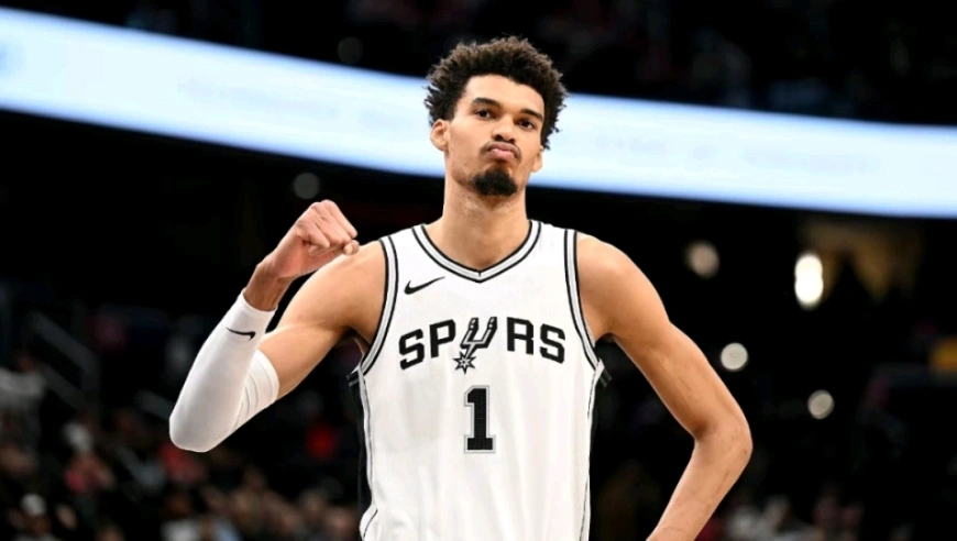 这是地球人？2米26文班亚马空接背扣+站帽三分，鹈鹕被打无语