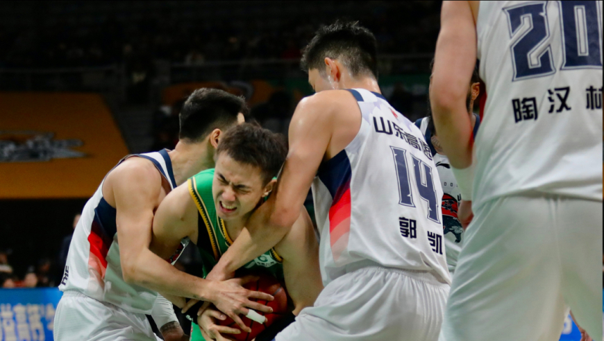 三分6中1！欺负高诗岩未遂，输球直接退场，球迷：一点格局都没有