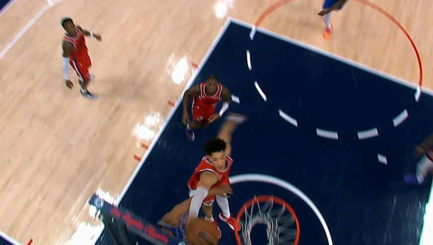 争议球！快船尼德豪泽封盖魔术贝恩被吹干扰球 裁判回看非常极限