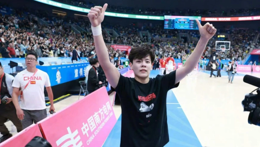 上场｜决战时刻连得8分能力尽显，杨舒予22分率队爆冷四川“银河战舰”