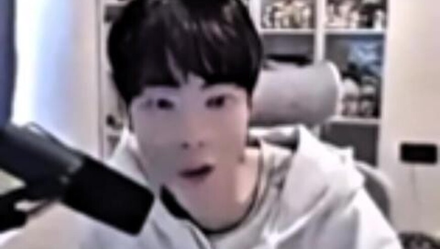 eStar拿下揭幕战开门红，轻语抽象操作Fly没压力