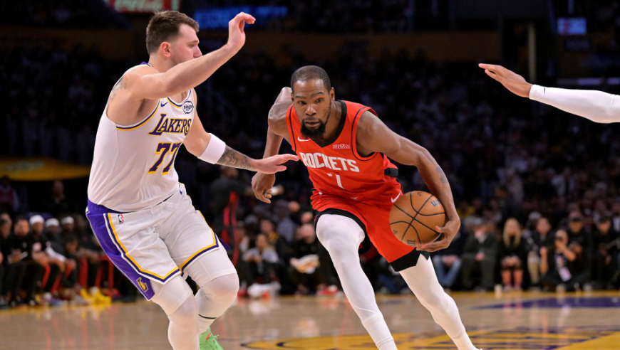 詹杜携手创历史！火箭送湖人赛季首次3连败 里夫斯伤退东契奇复出25+7