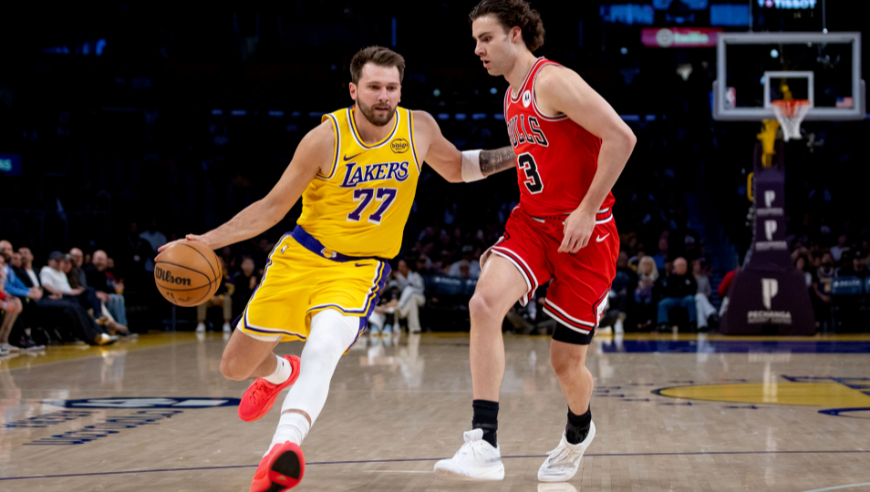 不愿硬刷数据却要锁定得分王，防不住的东契奇依旧顶级 | 湖说