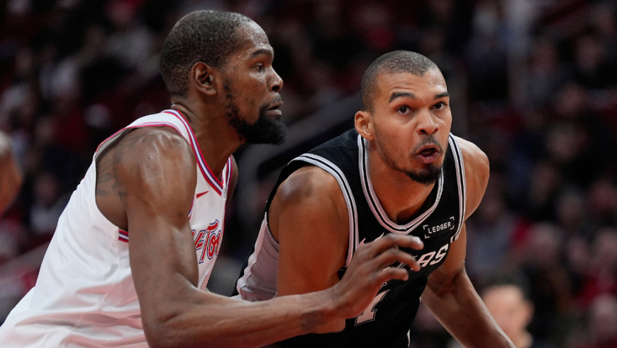 文班亚马vs火箭28分16篮板5盖帽集锦：攻防一体+末节助马刺完爆火箭