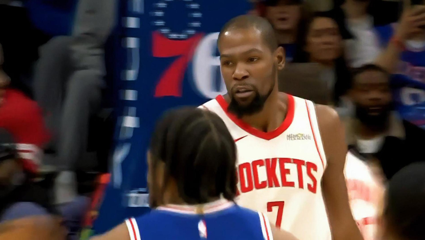 火三疯虽迟但到！火箭末节狂轰17-2超强攻击波反超碾压76人全过程