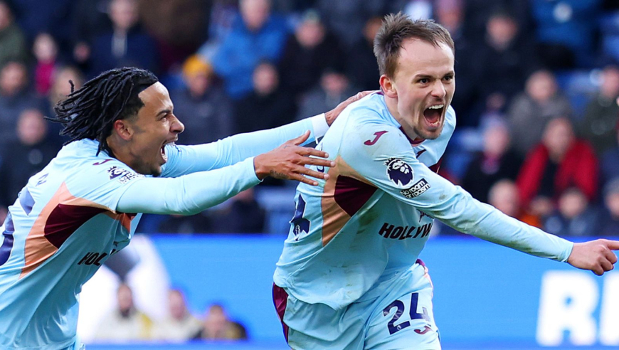 刺激！英超93分钟绝杀，98分钟VAR介入吹掉读秒反绝平进球