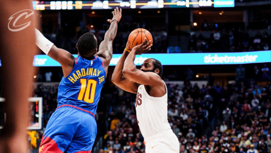 骑士掘金决胜时刻：哈登命中关键三分米切尔罚球准绝杀 约基奇绝平偏出