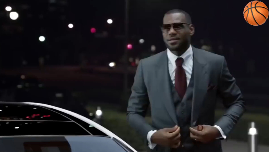 乔丹从耐克1年赚2亿美元，詹姆斯媒体公司控制全世界，谁更有钱？｜体坛记忆