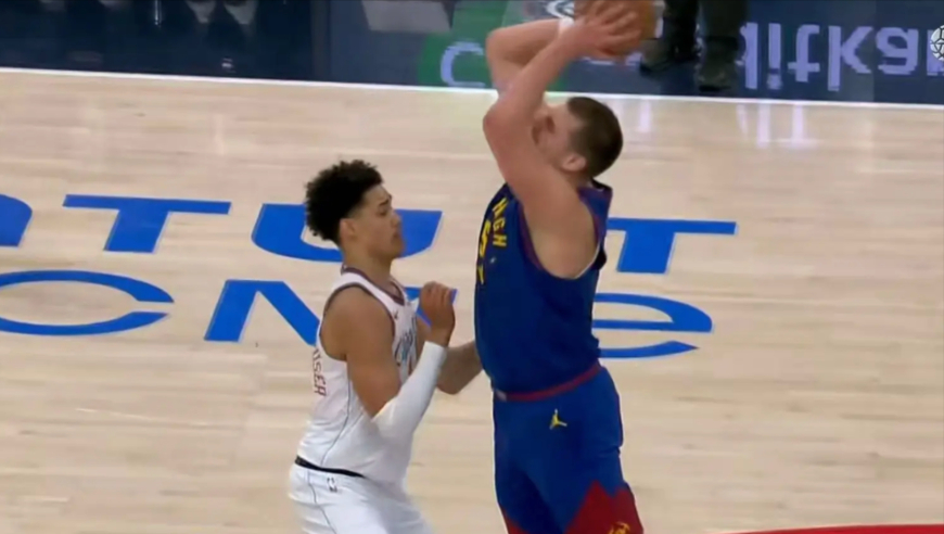 中圈造犯规！约基奇到底是造犯规大师还是规则的投机者？｜议起复盘