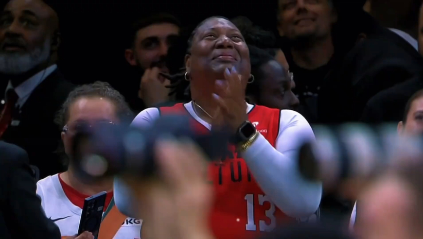 阿德巴约拿到83分的背后，是母亲一路的呵护托举！