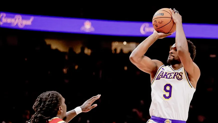 湖人惨败老鹰布朗尼成唯一亮点！9分+防守拼命，关系户标签该撕了