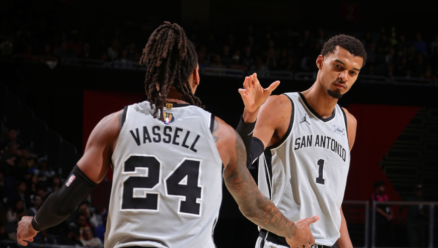 Top时刻｜雷霆马刺五佳球：哈腾空接送暴扣 文班迎帽切特太逆天