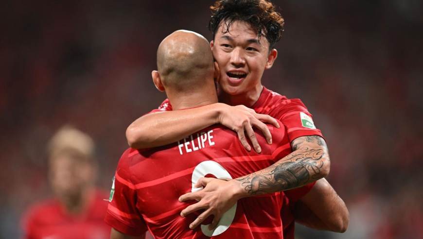 太解气！还原成都戏剧破门：裁判无视抗议坚持吹掉进球随后任意球得分