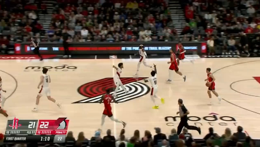 杨瀚森这球帅了！秀得火箭众将找不着北，替补席疯狂欢呼