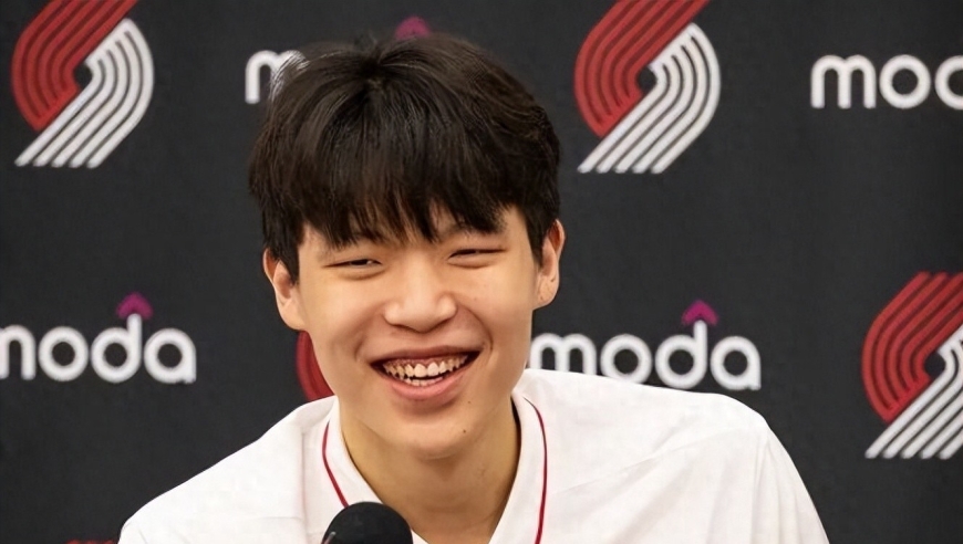 开拓者首秀后，马布里直言不讳：杨瀚森想在NBA站稳，这5点得提升