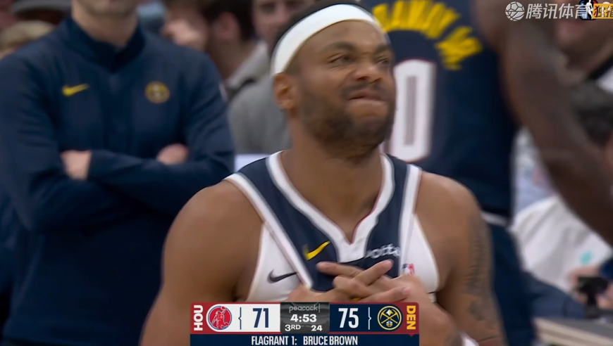 小帅性情！布朗垫脚杜兰特被吹一级恶意 KD还与场边掘金球迷畅聊