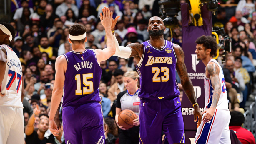 湖人76人决胜时刻：詹姆斯连秀劈扣率队取胜 VJ关键抢断+三分难救主