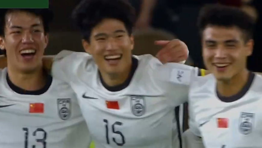 U23亚洲杯争议判罚！彭啸进球被吹，拜合拉木造红牌，VAR介入